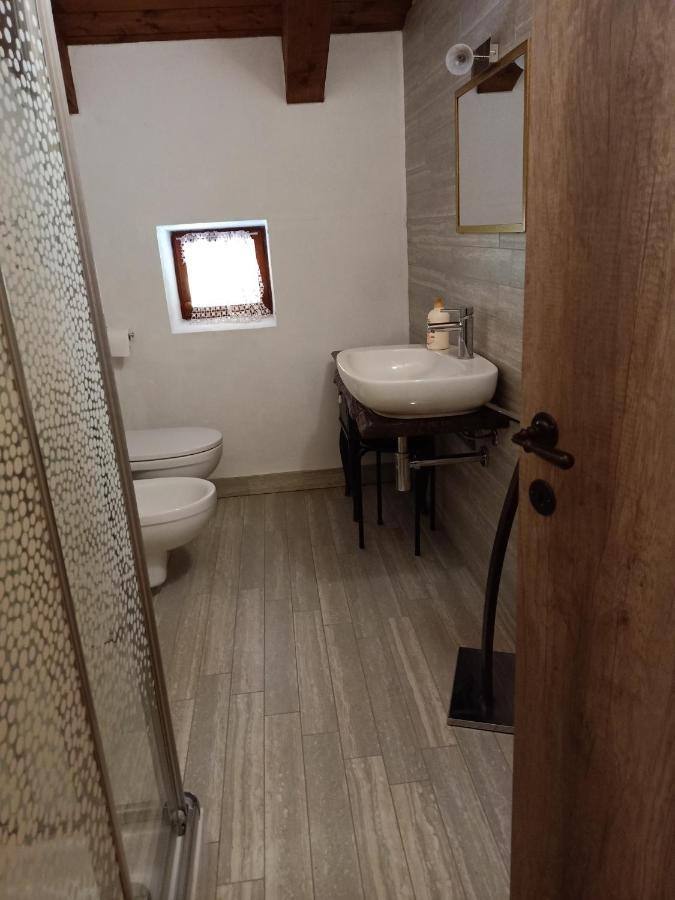 Апартаменты Vite Dipinte 1 Bilocale In Langa Новелло Экстерьер фото