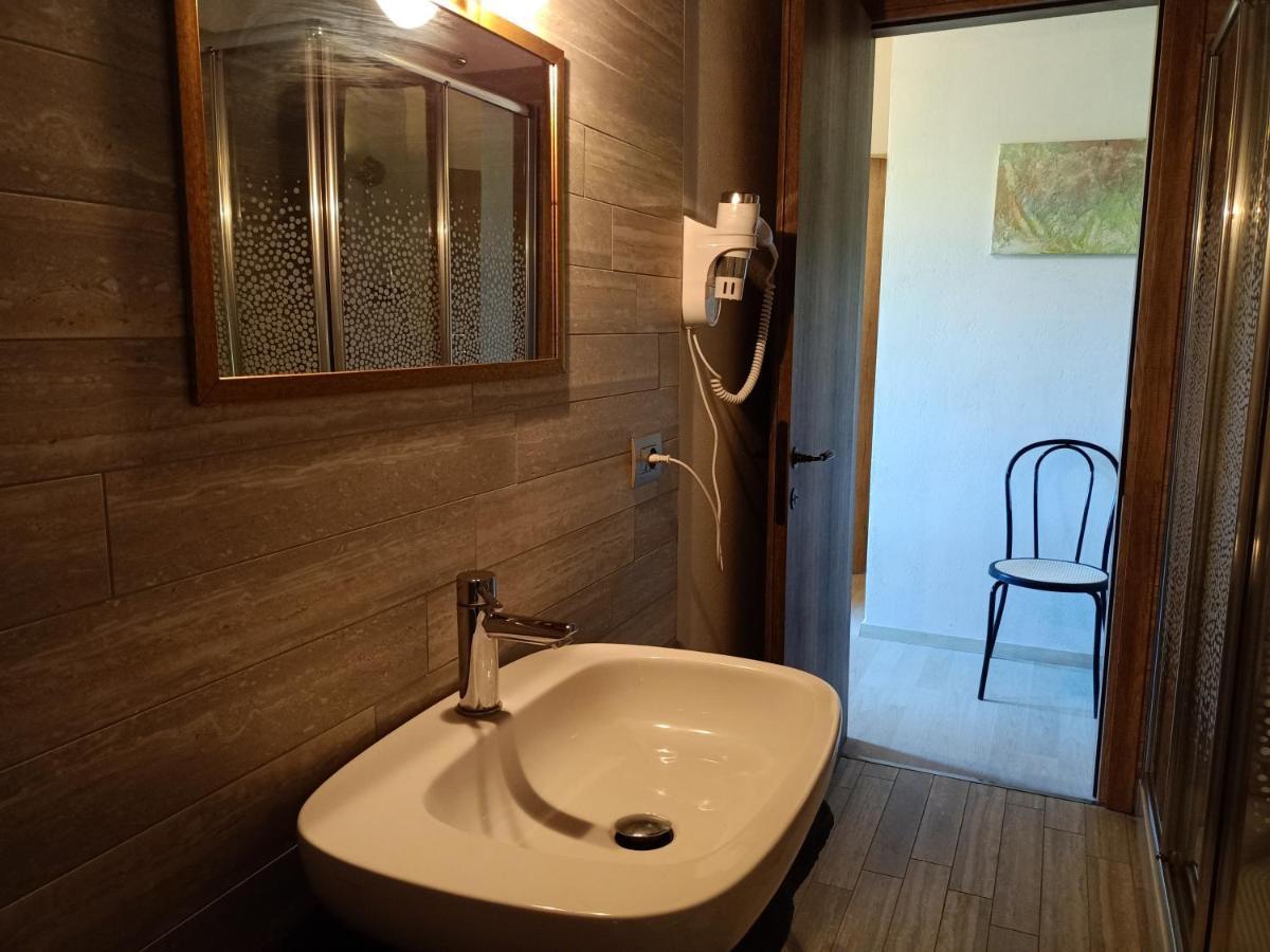 Апартаменты Vite Dipinte 1 Bilocale In Langa Новелло Экстерьер фото