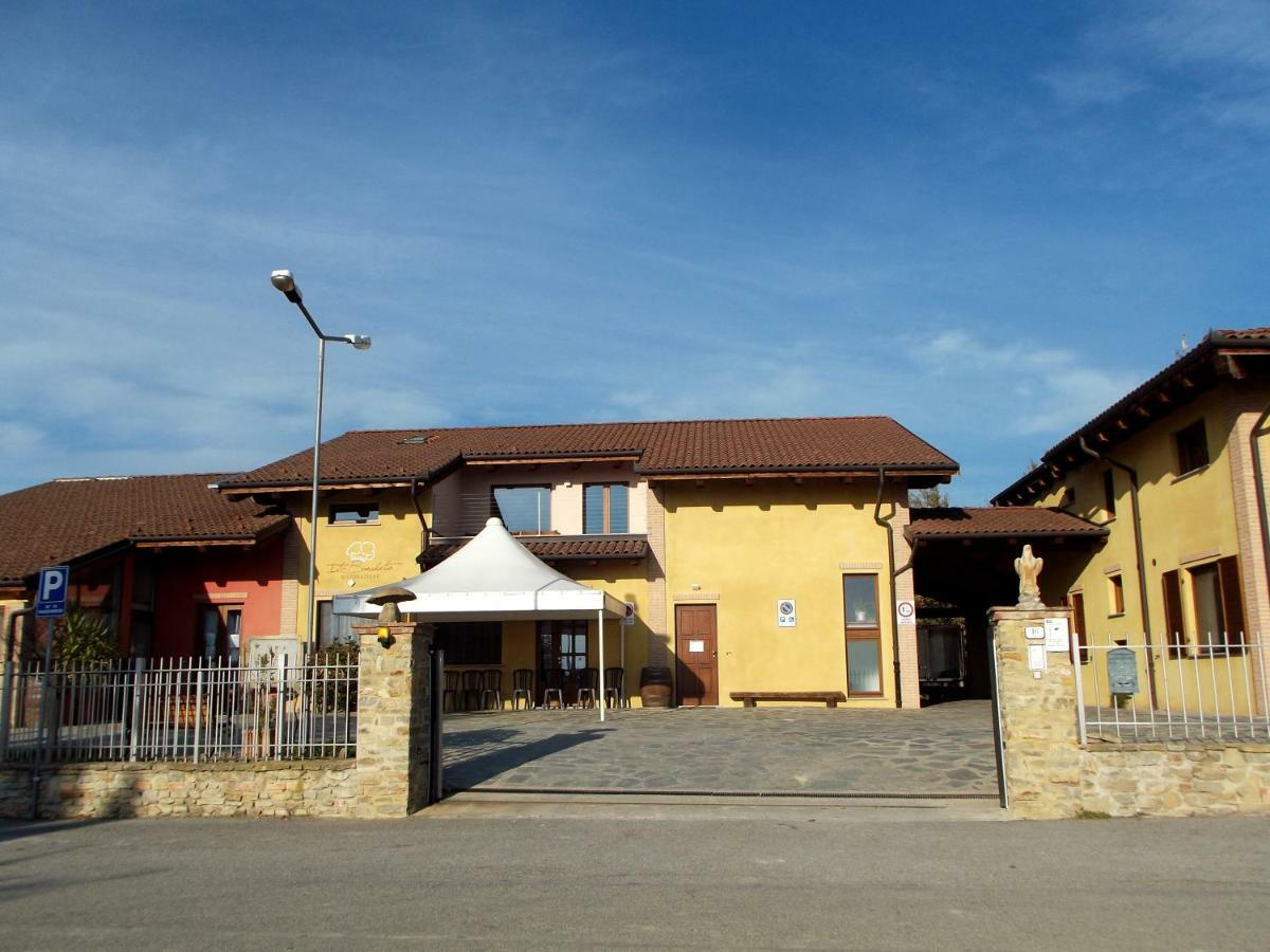 Апартаменты Vite Dipinte 1 Bilocale In Langa Новелло Экстерьер фото