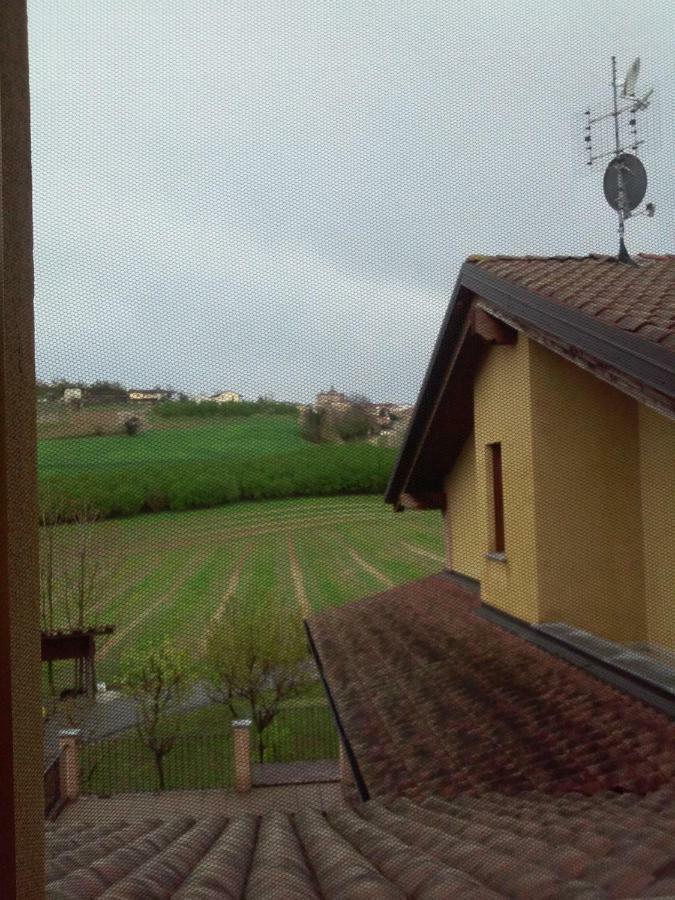 Апартаменты Vite Dipinte 1 Bilocale In Langa Новелло Экстерьер фото